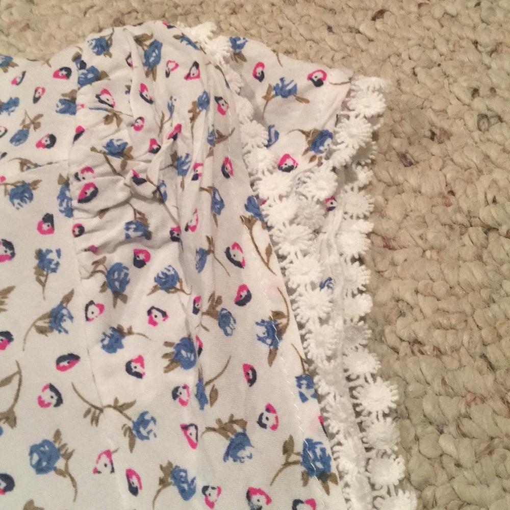 Fun 2 Fun Blouse size Large